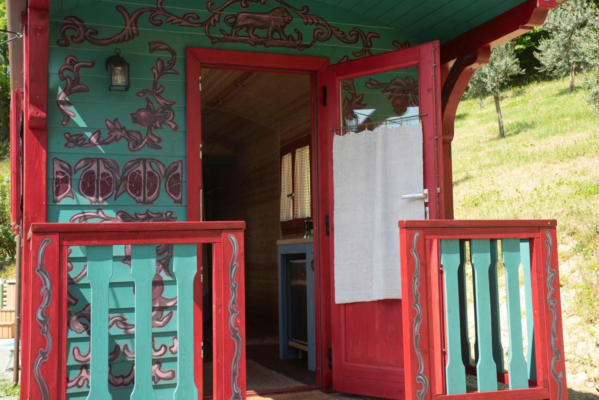 Agriturismo La Rovere - I Carrozzoni Gitani Cossano Belbo Zewnętrze zdjęcie