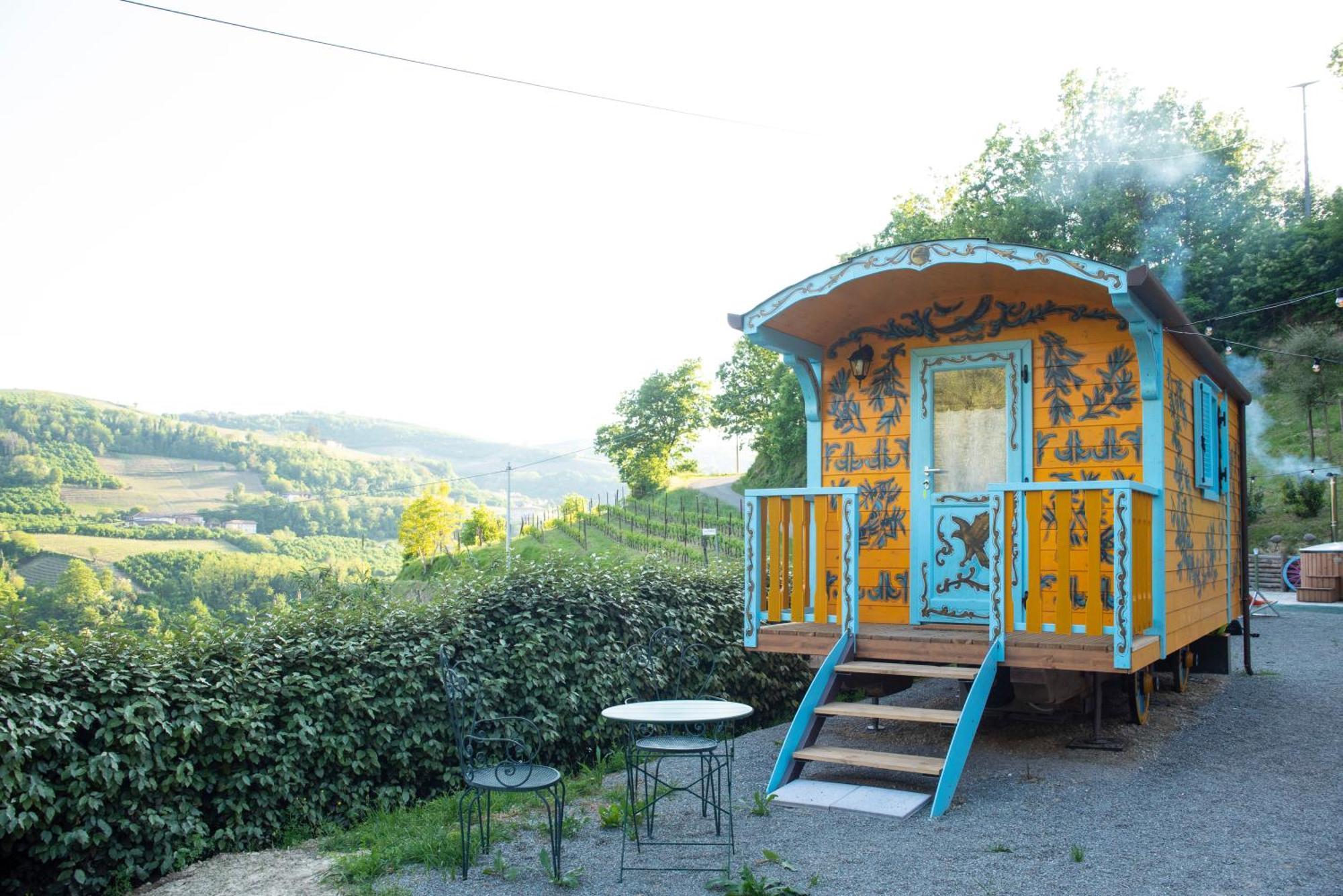 Agriturismo La Rovere - I Carrozzoni Gitani Cossano Belbo Zewnętrze zdjęcie