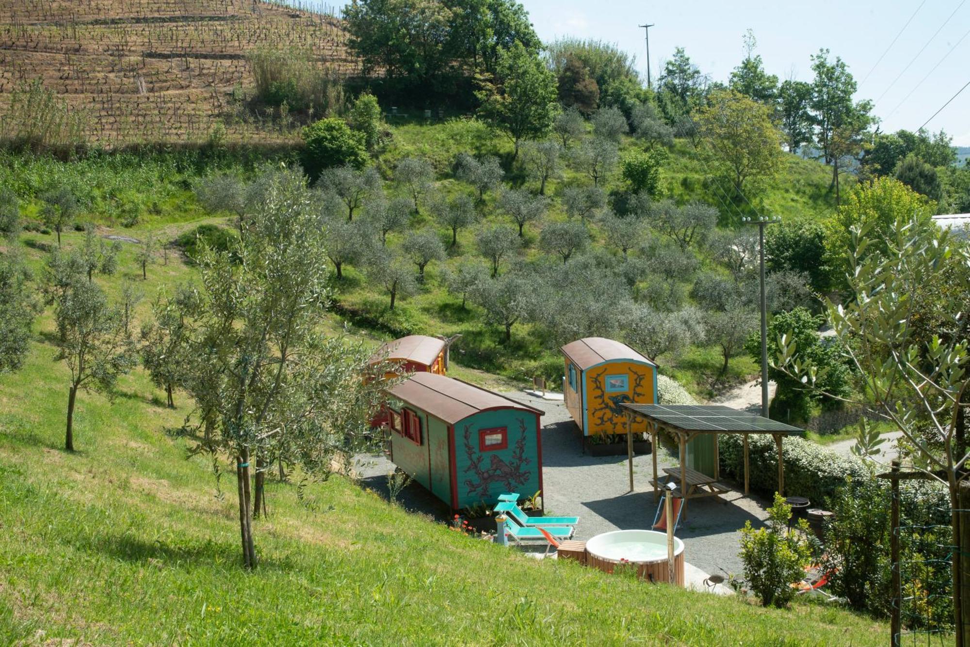 Agriturismo La Rovere - I Carrozzoni Gitani Cossano Belbo Zewnętrze zdjęcie