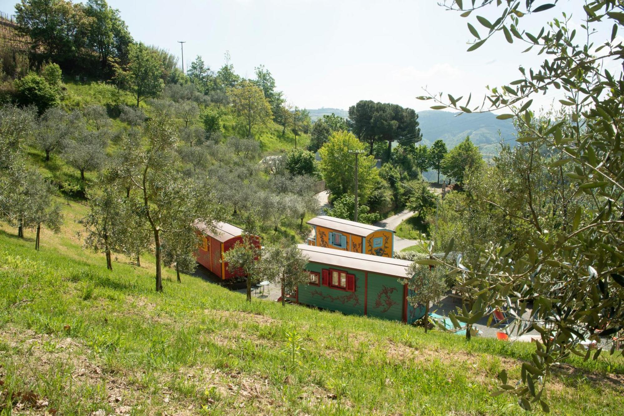 Agriturismo La Rovere - I Carrozzoni Gitani Cossano Belbo Zewnętrze zdjęcie