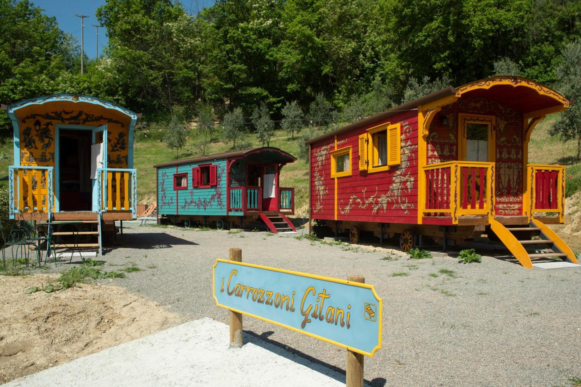 Agriturismo La Rovere - I Carrozzoni Gitani Cossano Belbo Zewnętrze zdjęcie